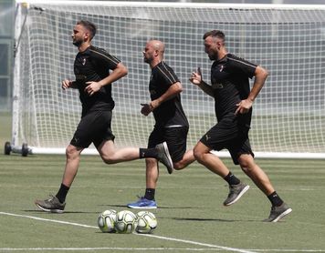 Miguel Reina dice que su hijo Pepe terminará su carrera en Milan con 39 años Miguel Reina dice que su hijo Pepe terminará su carrera en Milan con 39 años