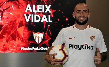 Aleix cree que no podía estar en un sitio mejor que en el Sevilla. Aleix cree que no podía estar en un sitio mejor que en el Sevilla.
