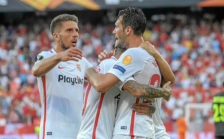 Dos jugadores del Sevilla en el once ideal de la Europa League Dos jugadores del Sevilla en el once ideal de la Europa League