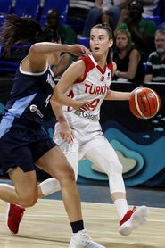 63-37. Turquía impone su físico ante una Argentina luchadora 63-37. Turquía impone su físico ante una Argentina luchadora