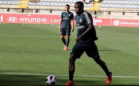 Vinicius deja el toque mediático y su enorme calidad en el "Reino de León" Vinicius deja el toque mediático y su enorme calidad en el "Reino de León"