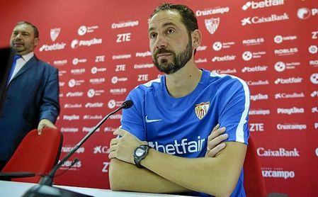 Machín, durante la rueda de prensa previa al Sevilla-Real Madrid. Machín, durante la rueda de prensa previa al Sevilla-Real Madrid.
