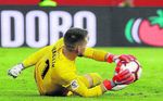 Y Vaclík volvió a salvar al Sevilla