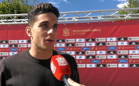 Marc Bartra, central del Betis, a su llegada a Las Rozas para unirse a la concentración de la selección española. Marc Bartra, central del Betis, a su llegada a Las Rozas para unirse a la concentración de la selección española.