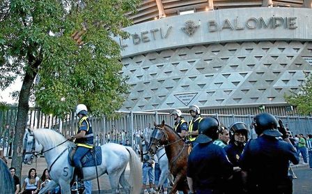 La seguridad en el Benito Villamarín para el España-Inglaterra está garantizada. La seguridad en el Benito Villamarín para el España-Inglaterra está garantizada.