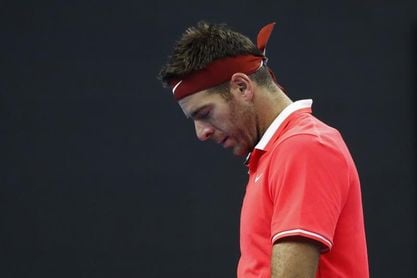 Del Potro se retira en los octavos de Shanghái tras un golpe en la rodilla Del Potro se retira en los octavos de Shanghái tras un golpe en la rodilla