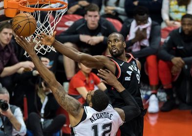 113-101. Leonard se impone en el primer duelo ante los Celtics; Ibaka, 21 puntos 113-101. Leonard se impone en el primer duelo ante los Celtics; Ibaka, 21 puntos