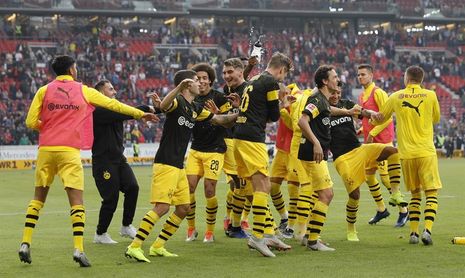 Alcácer volvió a marcar, el Dortmund sigue en racha y el Bayern se sacude su crisis Alcácer volvió a marcar, el Dortmund sigue en racha y el Bayern se sacude su crisis