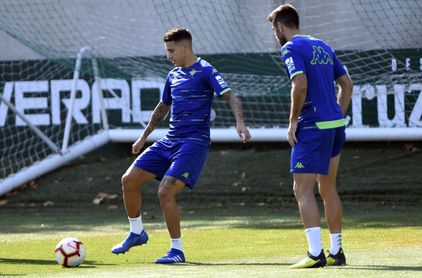 Joaquín y Tello, ausentes de una lista a la que vuelve Feddal Joaquín y Tello, ausentes de una lista a la que vuelve Feddal
