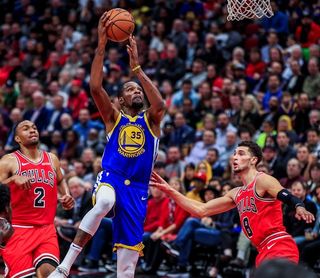 124-149. Thompson logra récord en la NBA con 14 triples y ganan los Warriors 124-149. Thompson logra récord en la NBA con 14 triples y ganan los Warriors