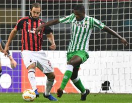 Betis y Milan se retan por la jerarquía del grupo