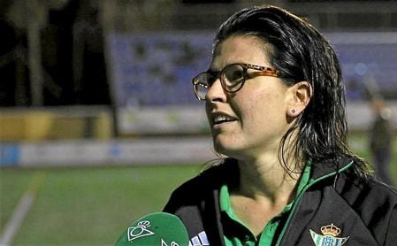 Bea Parra atiende a los medios del club tras un encuentro. Bea Parra atiende a los medios del club tras un encuentro.
