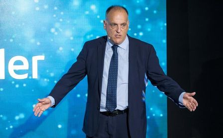 Tebas anuncia trámites legales para que el Girona-Barcelona se juegue en Miami. Tebas anuncia trámites legales para que el Girona-Barcelona se juegue en Miami.