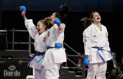 Bronce mundial para el equipo español femenino de kumite Bronce mundial para el equipo español femenino de kumite