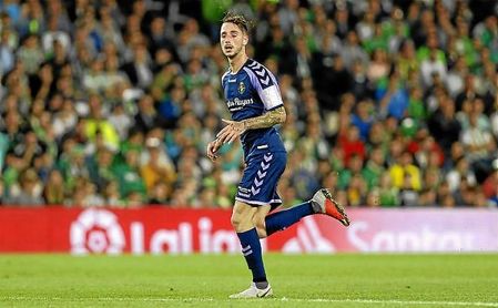 Calero, en el partido ante el Betis en el Villamarín. Calero, en el partido ante el Betis en el Villamarín.
