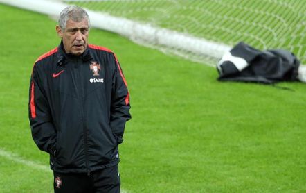 Fernando Santos pide "justicia" y que Cristiano gane el Balón de Oro Fernando Santos pide "justicia" y que Cristiano gane el Balón de Oro