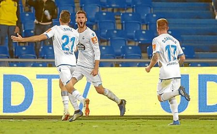 Domingos Duarte celebra un gol con el Deportivo esta temporada. Domingos Duarte celebra un gol con el Deportivo esta temporada.