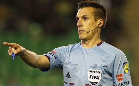 Xavier Estrada dirigirá el Betis-Racing de Santander Xavier Estrada dirigirá el Betis-Racing de Santander