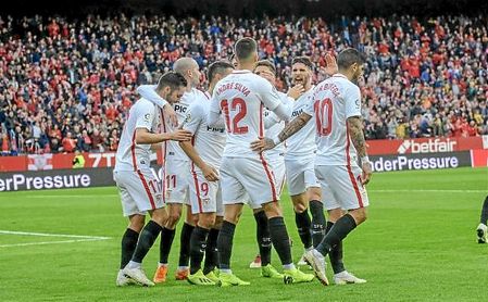 El Sevilla es líder de LaLiga en solitario gracias a una media inglesa que le ha llevado a firmar 26 puntos de 39 posibles. El Sevilla es líder de LaLiga en solitario gracias a una media inglesa que le ha llevado a firmar 26 puntos de 39 posibles.