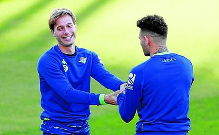 Canales, sobre estas líneas bromeando con Sanabria, volverá a reencontrarse con el equipo en el que se formó. Canales, sobre estas líneas bromeando con Sanabria, volverá a reencontrarse con el equipo en el que se formó.
