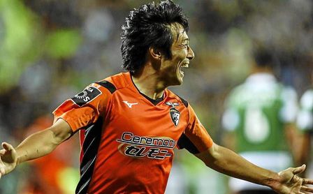 Nakajima se aleja de Nervión. Nakajima se aleja de Nervión.