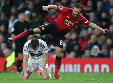 Mata reconduce el rumbo del United Mata reconduce el rumbo del United