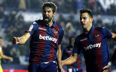 2-2. Coke rescata un punto para un Levante en inferioridad 2-2. Coke rescata un punto para un Levante en inferioridad