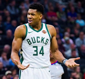 102-107. Antetokounmpo y los Bucks superan a los Rockets 102-107. Antetokounmpo y los Bucks superan a los Rockets