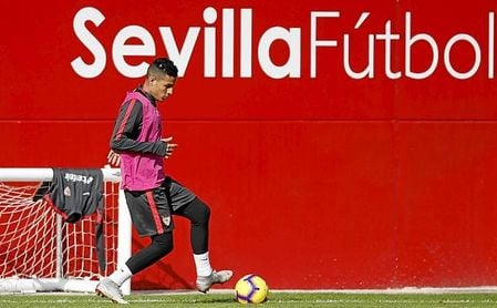 Arana podría no ponerse más la camiseta del Sevilla FC. Arana podría no ponerse más la camiseta del Sevilla FC.
