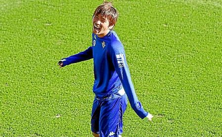Inui, en un entrenamiento con el Betis. Inui, en un entrenamiento con el Betis.