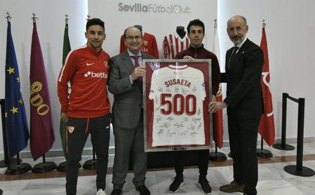 El Sevilla reconoce a Susaeta por sus 500 partidos El Sevilla reconoce a Susaeta por sus 500 partidos