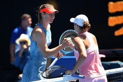 Barty brilla ante su público y elimina por primera vez a Sharapova Barty brilla ante su público y elimina por primera vez a Sharapova