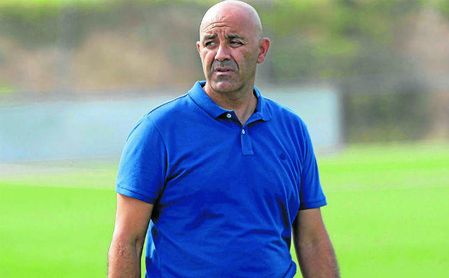 El Sevilla destituye a Paco Peña como entrenador del Sevilla C. El Sevilla destituye a Paco Peña como entrenador del Sevilla C.