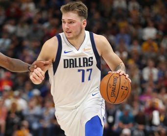 99-93. Doncic logra su tercer triple-doble en la victoria de los Mavericks sobre los Hornets 99-93. Doncic logra su tercer triple-doble en la victoria de los Mavericks sobre los Hornets