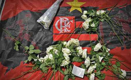Minuto de silencio en el Sánchez-Pizjuán por la tragedia del Flamengo Minuto de silencio en el Sánchez-Pizjuán por la tragedia del Flamengo