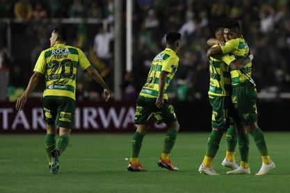 El Defensa y Justicia vence a Argentinos y alcanza a Racing Club en la cima El Defensa y Justicia vence a Argentinos y alcanza a Racing Club en la cima