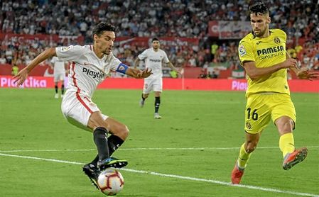 Jesús Navas ante Pedraza, en el Sevilla-Villarreal del Sánchez-Pizjuán. Jesús Navas ante Pedraza, en el Sevilla-Villarreal del Sánchez-Pizjuán.
