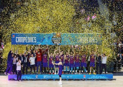 93-94. El Barcelona repite título en la prórroga y prolonga la maldición 93-94. El Barcelona repite título en la prórroga y prolonga la maldición