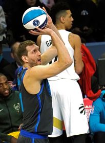 Nowitzki oficializa a Doncic como su sucesor con los Mavericks Nowitzki oficializa a Doncic como su sucesor con los Mavericks
