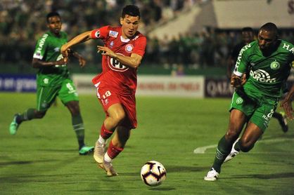 1-1. La Calera empata frente al Chapecoense y avanza en la Sudamericana 1-1. La Calera empata frente al Chapecoense y avanza en la Sudamericana