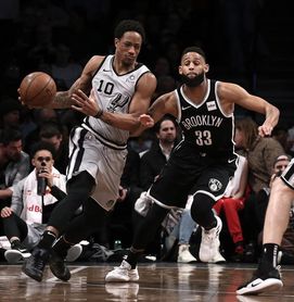 104-103. DeRozan y Aldridge lideran victoria con suspense de Spurs 104-103. DeRozan y Aldridge lideran victoria con suspense de Spurs