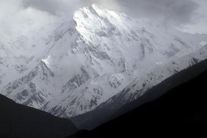 Suspenden la búsqueda del italiano y el británico desaparecidos en el Nanga Parbat Suspenden la búsqueda del italiano y el británico desaparecidos en el Nanga Parbat
