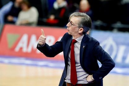 Moncho Fernández: "El Joventut es muy daniño en el rebote" Moncho Fernández: "El Joventut es muy daniño en el rebote"