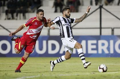 2-0. Wanderers saca de casa jugosa renta y deja contra las cuerdas a Huancayo 2-0. Wanderers saca de casa jugosa renta y deja contra las cuerdas a Huancayo