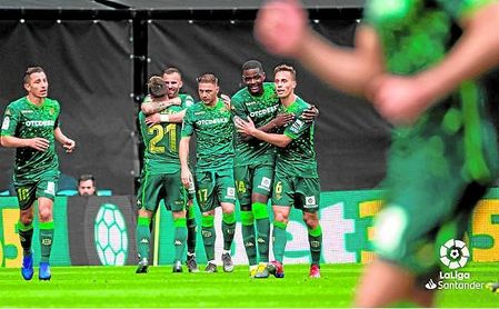 El Betis anda muy pendiente de la aprobación del nuevo formato de la Supercopa de España El Betis anda muy pendiente de la aprobación del nuevo formato de la Supercopa de España