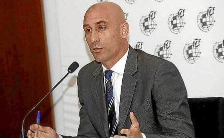 Luis Rubiales, presidente de la RFEF, en una rueda de prensa. Luis Rubiales, presidente de la RFEF, en una rueda de prensa.