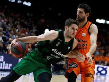 93-80. Vives despierta al Valencia y un superlativo Thomas barre al Joventut 93-80. Vives despierta al Valencia y un superlativo Thomas barre al Joventut