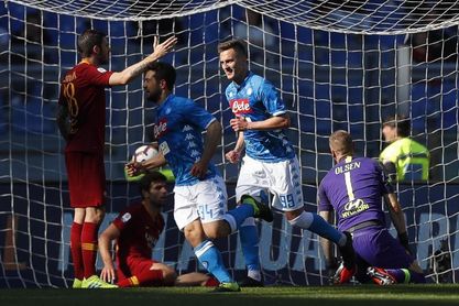 El Nápoles hunde al Roma, Duván alcanza a CR7 y Florencia celebra a Batistuta El Nápoles hunde al Roma, Duván alcanza a CR7 y Florencia celebra a Batistuta