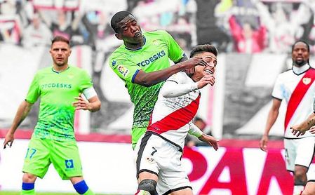 William Carvalho, en el partido contra el Rayo Vallecano. William Carvalho, en el partido contra el Rayo Vallecano.