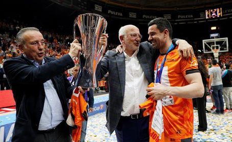 Juan Roig: "Ha sido muy emocionante y el público se ha entregado" Juan Roig: "Ha sido muy emocionante y el público se ha entregado"